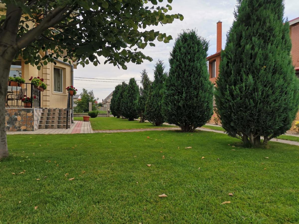 Casuta Cu Tei Villa Gran Varadino Esterno foto