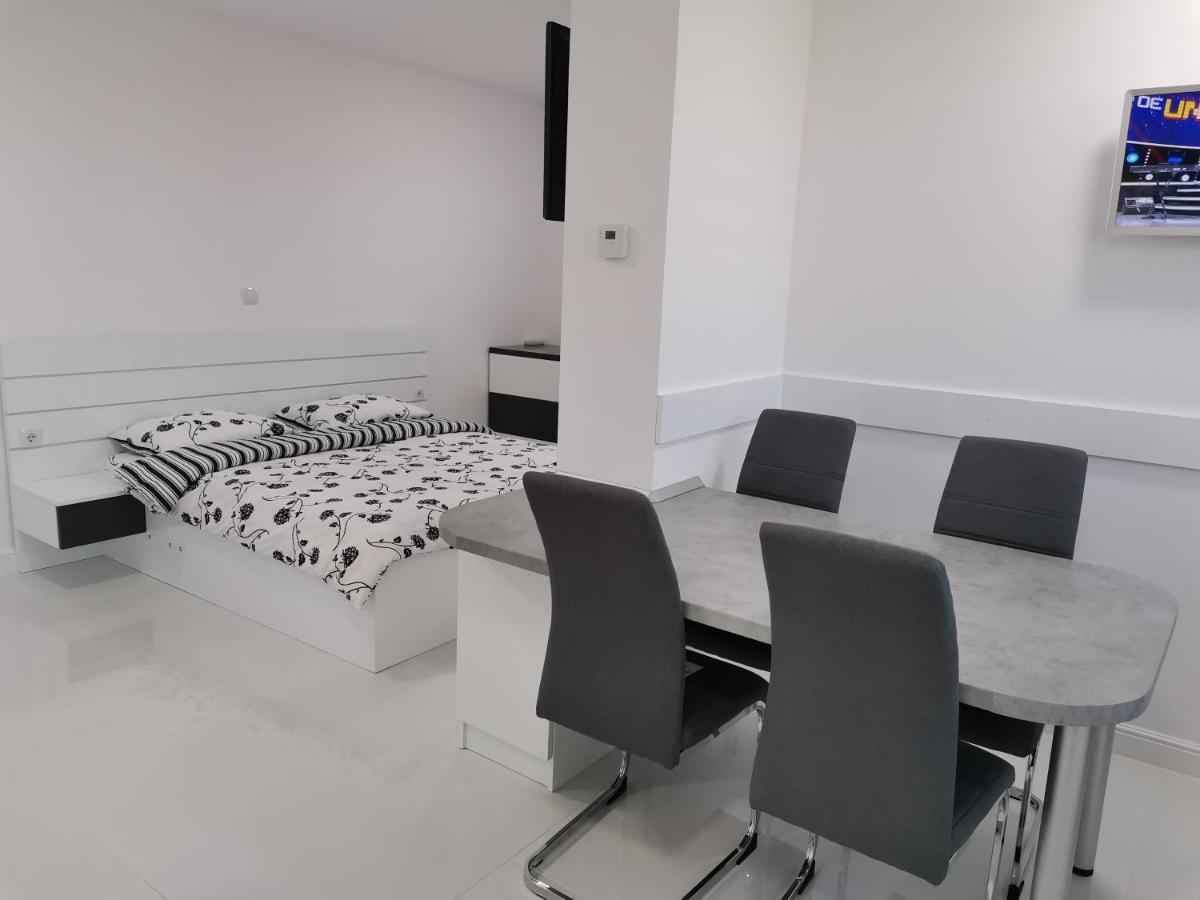 Casuta Cu Tei Villa Gran Varadino Esterno foto