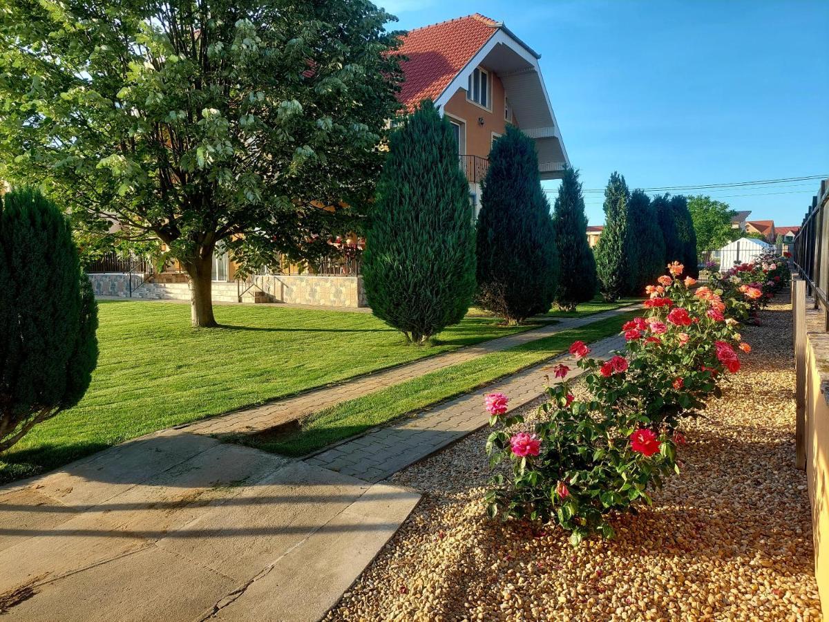 Casuta Cu Tei Villa Gran Varadino Esterno foto